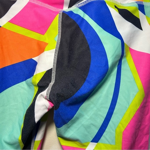 Fabletics WINN Colorful Popsicle Print Mid Rise Capri Size XXS - Picture 5 of 10